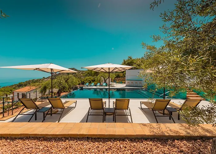 Toto 3* تْشيفالو