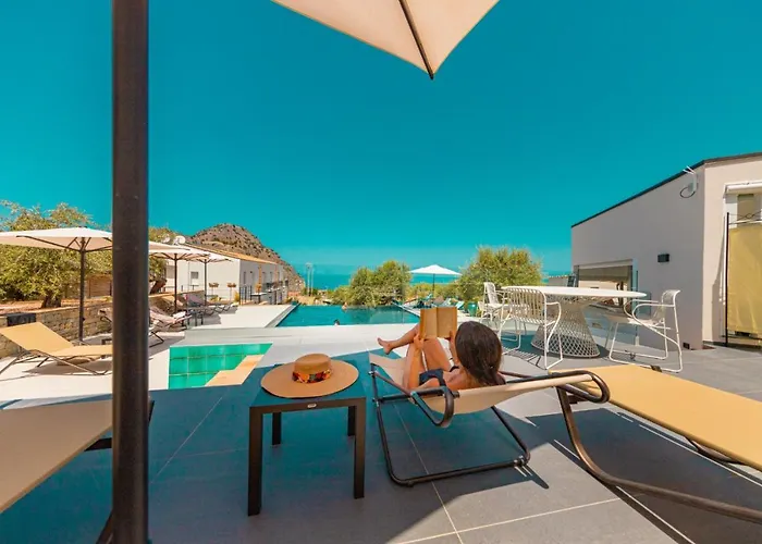 Toto 3* تْشيفالو