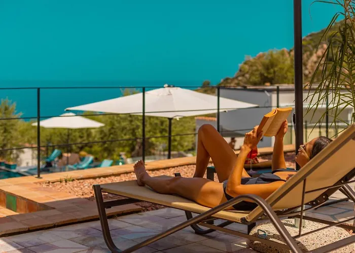 Toto تْشيفالو